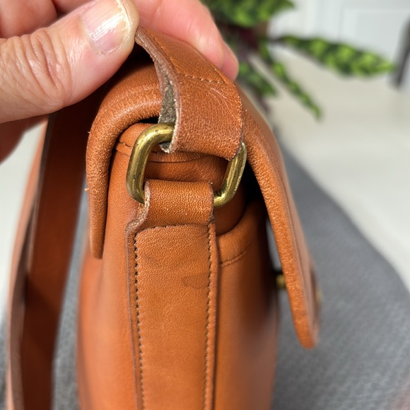 SOLD!
Vintage Coach Bradley Bucket Bag …British Tan #9936 - Picture 13 of 16